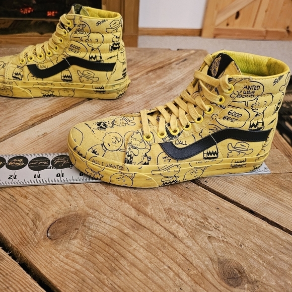 Vans Peanuts Charlie Brown Sk8-Hi  Womens 6.5 Men's 5 Unisex - Picture 2 of 15